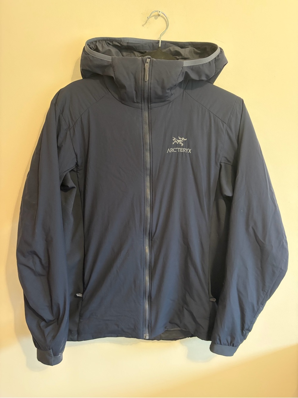 ARC’TERYX- women’s size medium blue Atom Hoody